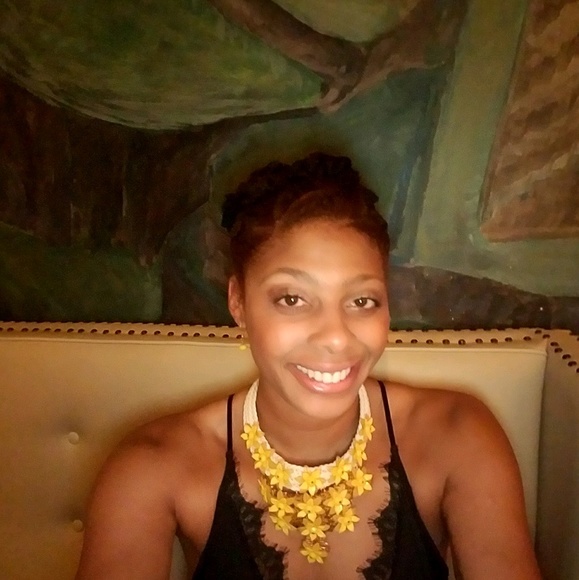 Meet your Posher, Tonee - Picture 1 of 1